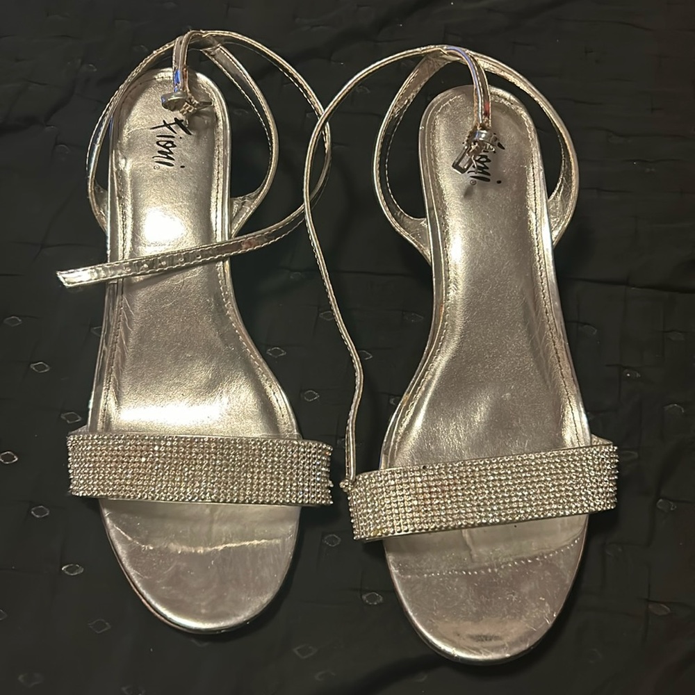 Silver heels with diamond toe strap